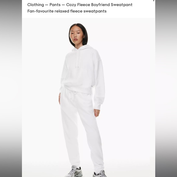 NWT Aritzia TNA Cozy Fleece Boyfriend Sweatpant - Picture 2 of 2